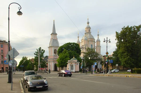 Wandeling Het Centrum Van Stad Een Sombere Zomeravond Vasilievsky Island — Stockfoto