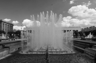 Yaz günü ve şehirde ilginç bir gezi, Lenin Meydanı ve Finlandiya İstasyonu