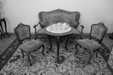 Yaz günü ve Gatchina Sarayı 'na ilginç bir gezi.