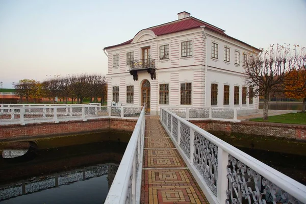 Acalme Noite Outono Palácio Marly Parque Inferior Peterhof — Fotografia de Stock