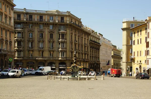 Caluroso Día Verano Fascinante Paseo Por Las Calles Plazas Ciudad —  Fotos de Stock