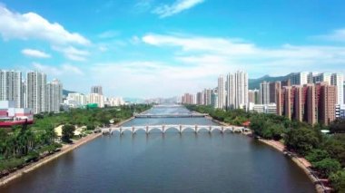 Shatin, Tai Wai, Şing Mun Nehri üzerinde hava panarama görünümü. Tayfun Mangkhut önce Hong Kong'a gel