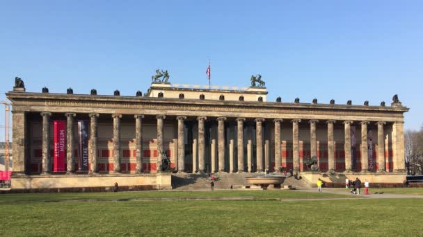 Framför den Altes Museum, gamla Museum, i Berlin, Tyskland — Stockvideo