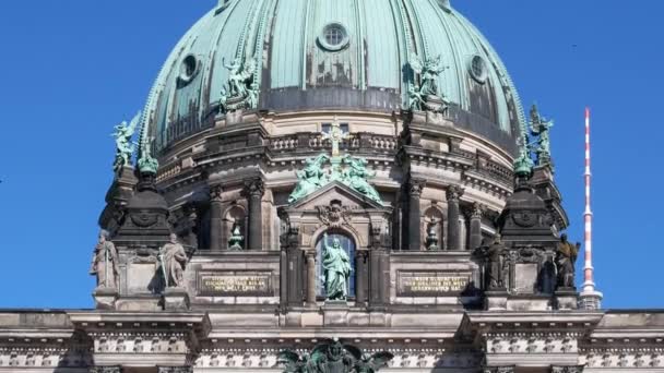 Pan Shot Berliner Dom Berlínské Katedrály Muzejní Ostrov Berlíně Německo — Stock video