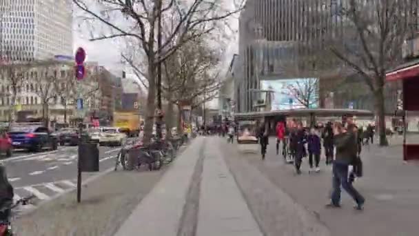 Time Lapse Walk On Famous Shopping Avenue Kudamm En Berlín — Vídeo de stock