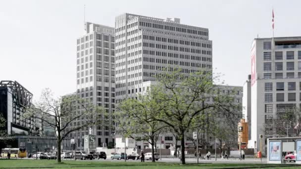 Time Lapse: Tráfico en Potsdamer Platz en Berlín, Alemania — Vídeos de Stock