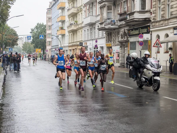 Group With German Runner Anna Hahner At Berlin Marathon 2017 — Stock Photo, Image