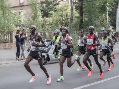 Berlin Maratonu 2016 adlı grup önde gelen