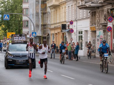Kenya Runner Eliud dünya rekoru Berlin 2018 maraton Kipchoge