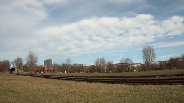 Проміжок часу: Громадський парк Gleisdreieck в Берліні, Німеччина — стокове відео