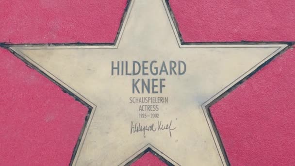 Star of Hildegard Knef At Boulevard der Stars, Passeio da Fama em Berlim — Vídeo de Stock