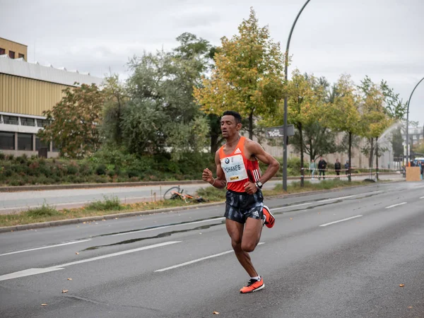 Yohanes Gebregergish en la Maratón de Berlín 2019 En Berlín, Alemania —  Fotos de Stock