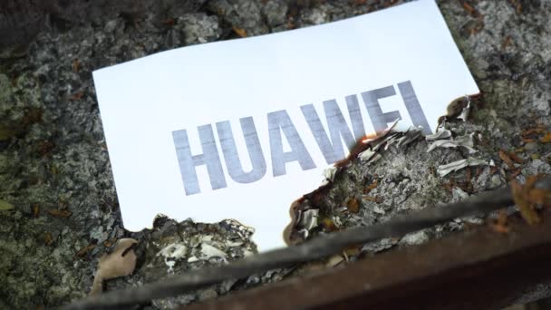 Felirat Huawei Egy Fehér Méretű Lapot Hamu Papír Fekete Szó — Stock videók