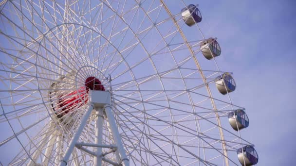 Big Fragment Rotating White Giant Ferris Wheel Closed Cabins Amusement — Stock Video