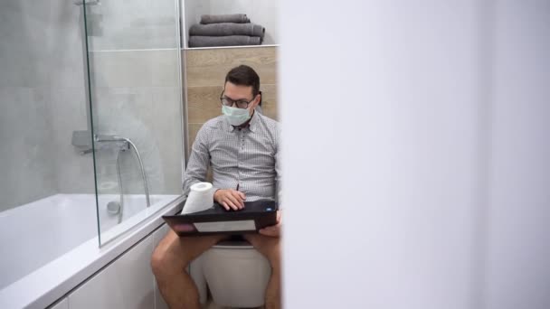 Attractive Male Casual Gray Plaid Shirt Protective Medical Face Mask — Stock Video