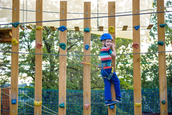 Boy Having Fun Adventure Park Toddler Climbing Rope Playground Structure — Stock Photo, Image