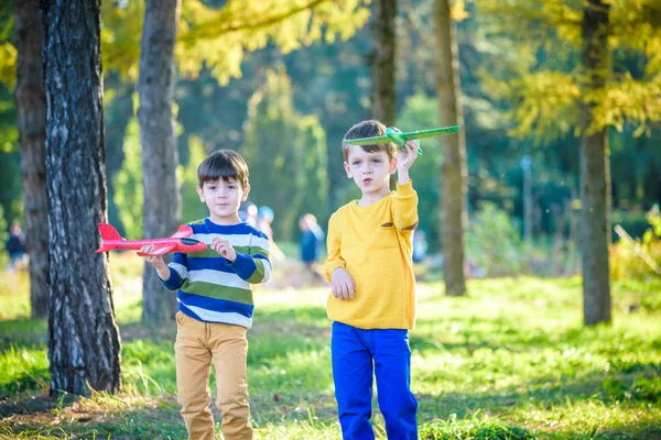 Happy Two Brother Kids Playing Toy Airplane Blue Summer Sky — Stock Photo, Image