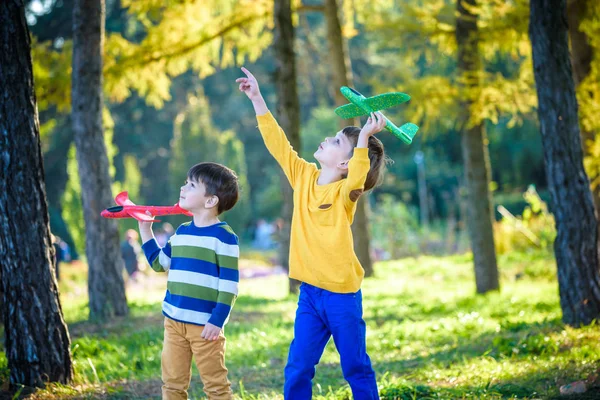 Happy Two Brother Kids Playing Toy Airplane Blue Summer Sky — Stock Photo, Image