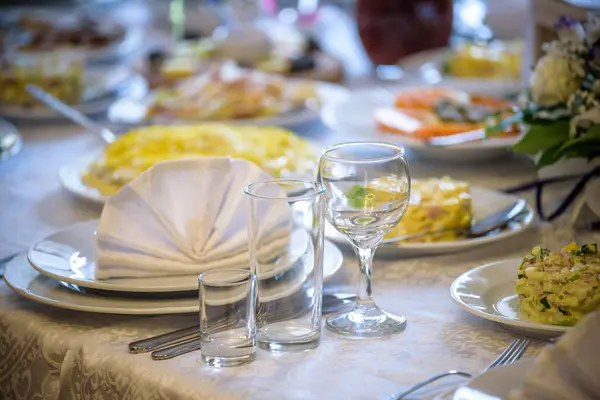 Ziyafet salonu Restoran. Kavram: hizmet. Kutlama. Yıldönümü. Düğün — Stok fotoğraf