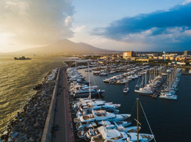 Vezüv Yanardağı marina, İtalya dan havadan görünümü