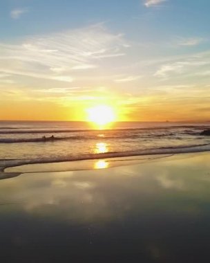 Costa da Caparica, Lizbon, Portekiz Atlantik Okyanusu günbatımı