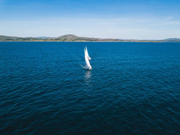 Navegando en el mar —  Fotos de Stock