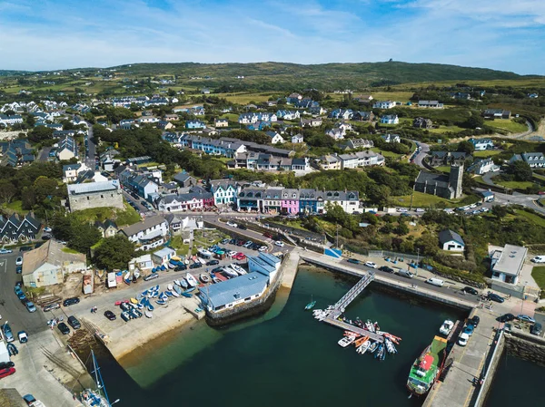 Baltimore, West Cork İrlanda kıyı köy havadan görünümü.