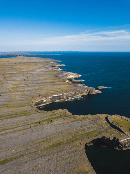 アイルランドのアラン諸島のイニシュモアの空中写真. — ストック写真