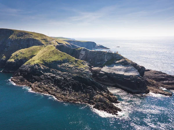 Vue aérienne du phare de Bridge to Mizen Head, dans le sud de l'Irlande — Photo