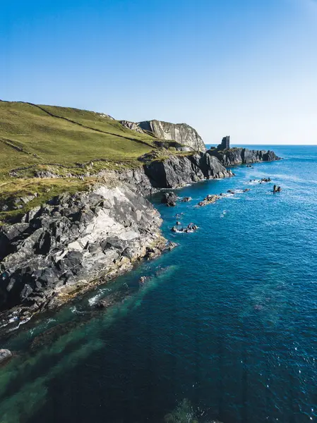 아일랜드, 여름에 공중 보기에에서 섬 절벽 — 스톡 사진