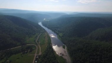 Kapova Mağarası, Shulgan tash doğa rezerv, Başkurdistan, Rusya Federasyonu. Havadan görünümü