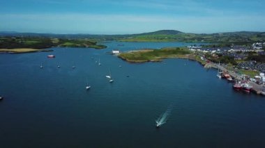 Baltimore, West Cork İrlanda kıyı köy havadan görünümü.