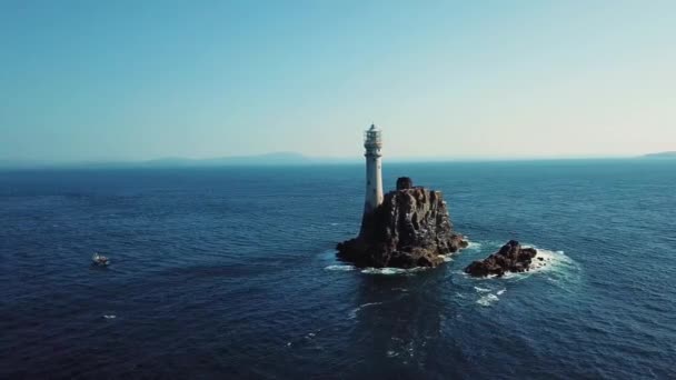 Sobre el faro de Fastnet — Vídeo de stock