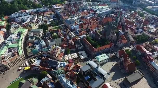 Riga, Letonia - Septiembre 2016: Vista aérea sobre el casco antiguo — Vídeo de stock
