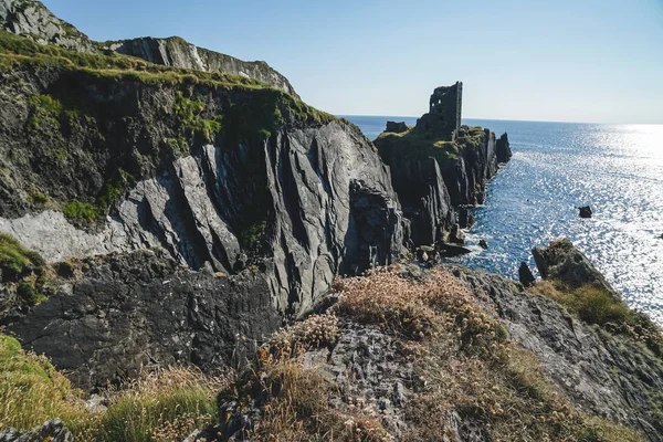 Kale denizden İrlanda adasında — Stok fotoğraf
