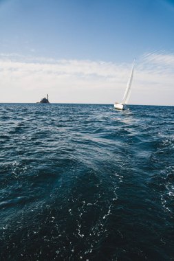 Fastnet deniz feneri. Tekne bir görünüm
