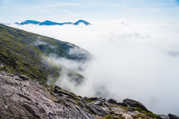 Yaz aylarında Carrauntoohil İrlandalı dağlar görünümünden — Stok fotoğraf