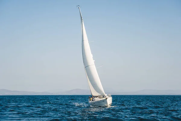 2018 Irlande : Voile en pleine mer. Une vue depuis le bateau — Photo