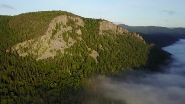 Vista aérea en las montañas de los Urales — Vídeo de stock