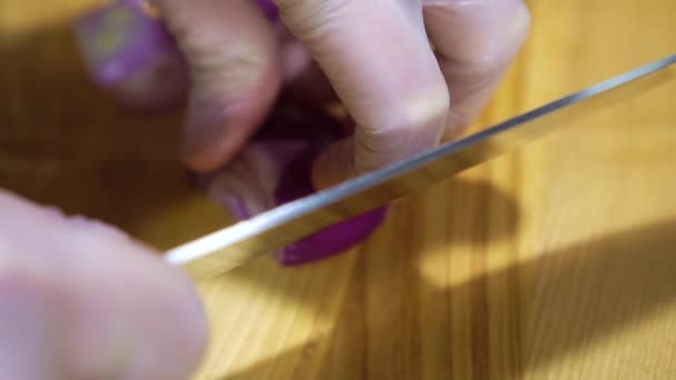 Cut onion for pizza, slow motion — Stock Video