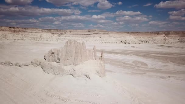 Deserts and mountains in Kazakhstan like from Arizona desert — Stock Video