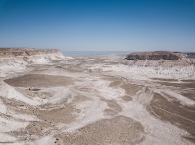 Çöl ve dağlar Kazakistan'ın başka bir gezegenden gibi