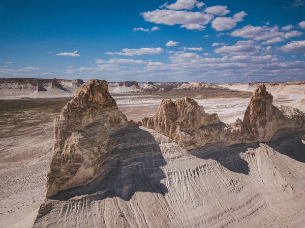 Desertos e montanhas no Cazaquistão como do deserto do Arizona — Fotografia de Stock