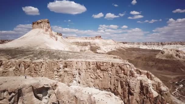沙漠和山脉在哈萨克斯坦 曼吉斯托地区 — 图库视频影像
