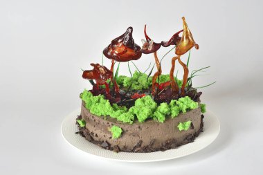 Karamel den mantar ve kelebekler.