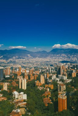 Medellin, Antioquia, Kolombiya. 3 Şubat 2021: Komün 13 ve bağımsızlık hareketleri. Şehir manzarası.