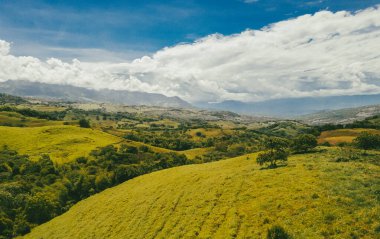 Tamesis, Antioquia 'da dağlar ve atlar manzaralı manzaralar. Kolombiya.