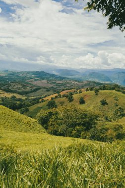 Tamesis, Antioquia 'da dağlar ve atlar manzaralı manzaralar. Kolombiya.