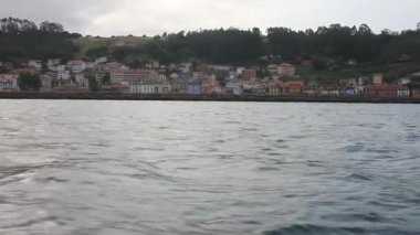 Denize bakan bir teknede