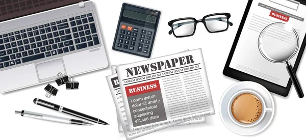Escritório branco laptop mesa, café, jornal e caneta Vector realistics — Vetor de Stock